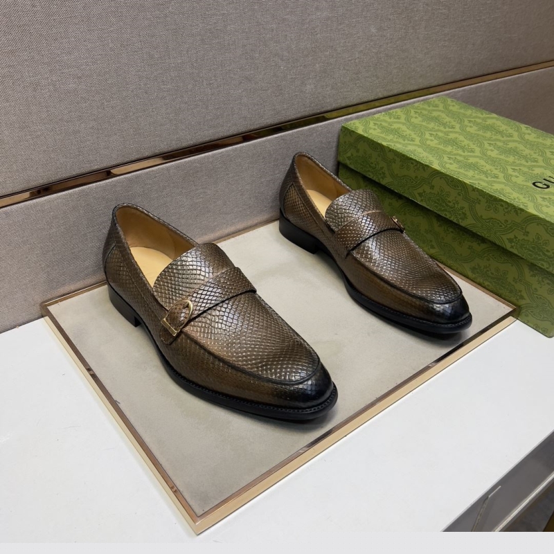 G*u*i leather shoes